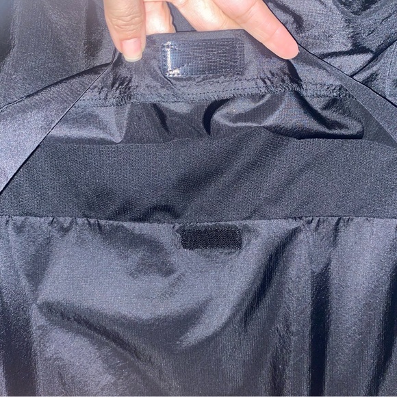 NWOT BOYS SIZE Medium CHAMPION Black and Turquoise Windbreaker Hoodie jacket . - Picture 6 of 13